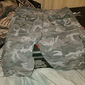 Mens Levis camo cargo shorts.